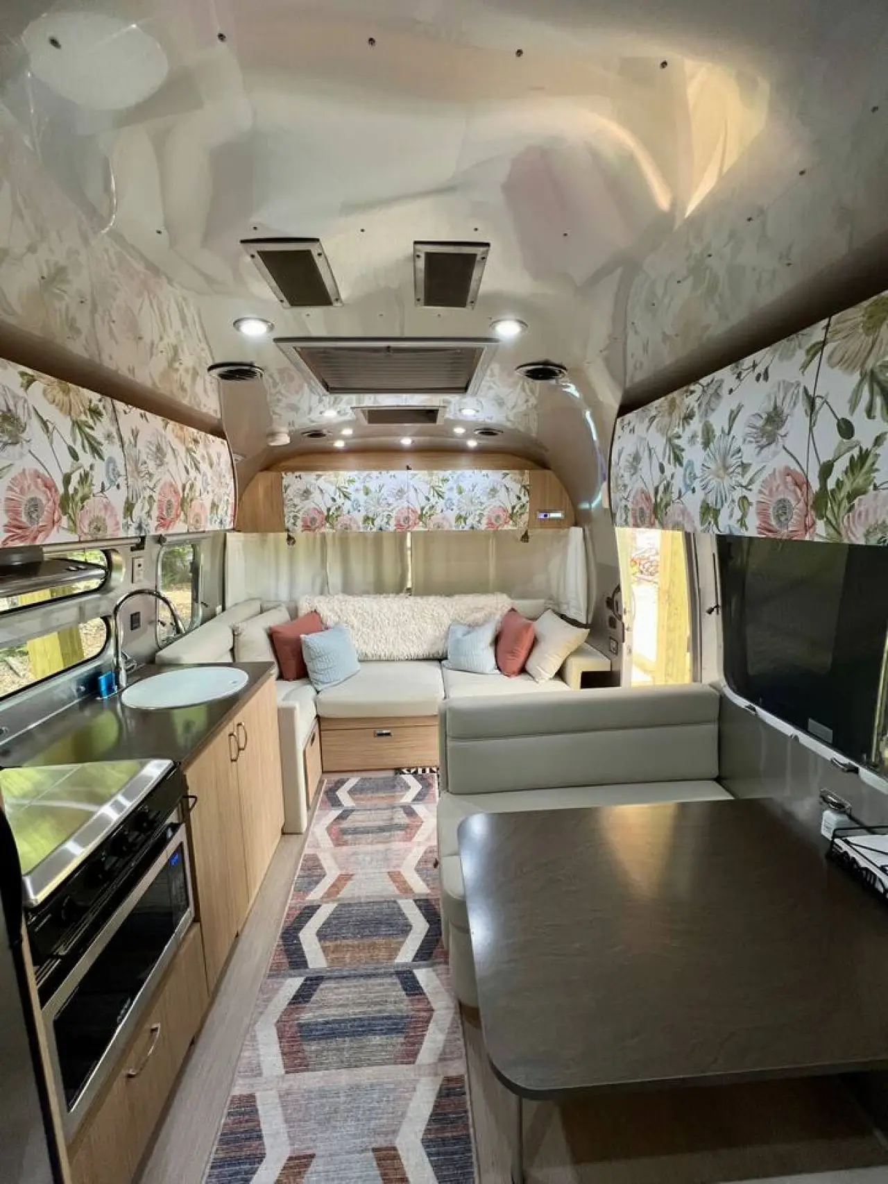 Moonbeam Camper Seating area